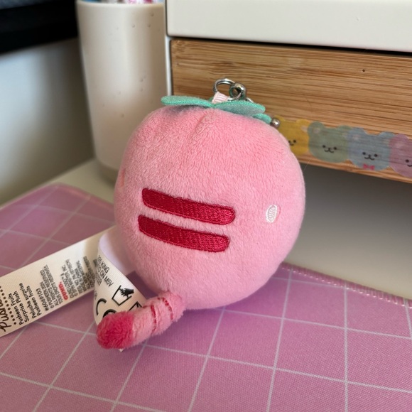 Pusheen Series 21 Strawberry Keychain - Picture 2 of 2
